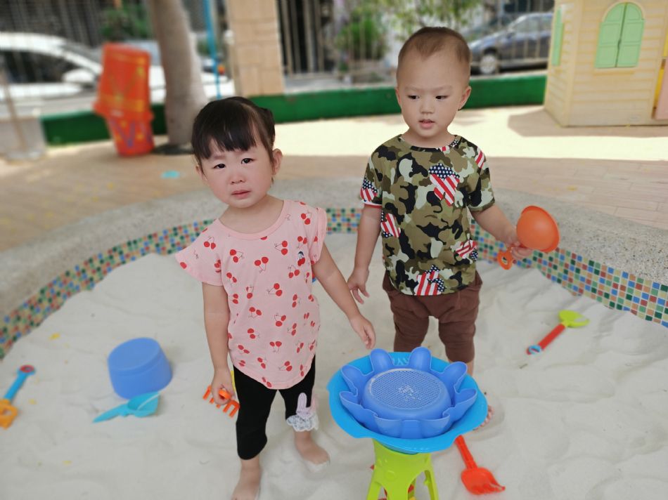 文件 : <FONT COLOR='red'>(109.06.20)玩沙趣-8.JPG</FONT> <BR> 尺寸 : <FONT COLOR='blue'>950 × 712</FONT> 圖元 <BR> 格式 : <FONT COLOR='green'>jpg</FONT> <BR> 大小 : <FONT COLOR='green'> -- </FONT> KB