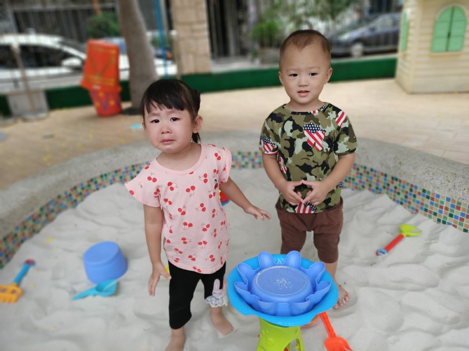 文件 : <FONT COLOR='red'>(109.06.20)玩沙趣.JPG</FONT> <BR> 尺寸 : <FONT COLOR='blue'>950 × 712</FONT> 圖元 <BR> 格式 : <FONT COLOR='green'>jpg</FONT> <BR> 大小 : <FONT COLOR='green'> -- </FONT> KB