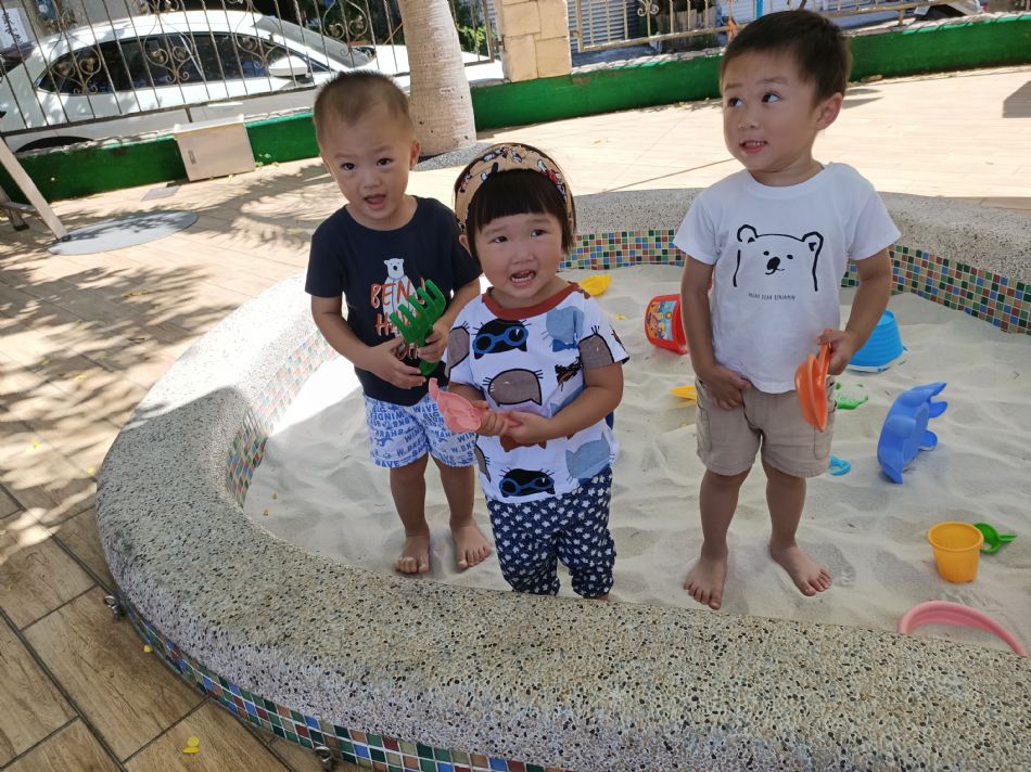 文件 : <FONT COLOR='red'>(109.06.22)開心玩沙-4.JPG</FONT> <BR> 尺寸 : <FONT COLOR='blue'>950 × 712</FONT> 圖元 <BR> 格式 : <FONT COLOR='green'>jpg</FONT> <BR> 大小 : <FONT COLOR='green'> -- </FONT> KB