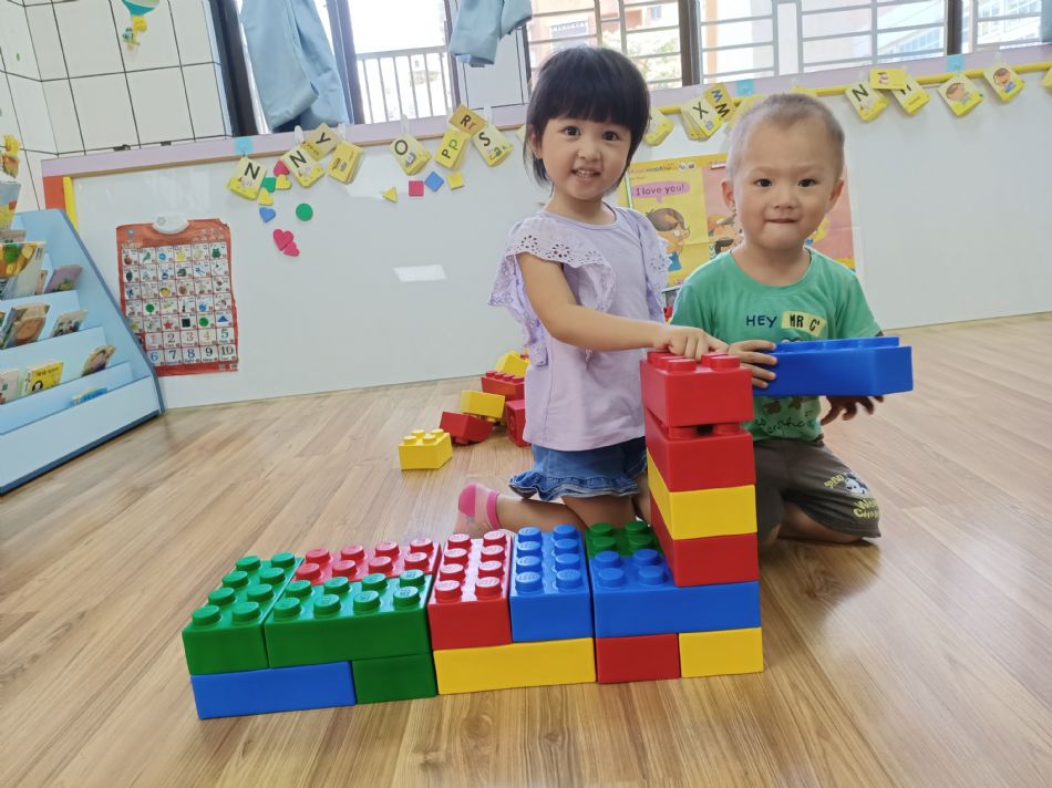 文件 : <FONT COLOR='red'>(109.06.23)樂高【騎木馬】-1.JPG</FONT> <BR> 尺寸 : <FONT COLOR='blue'>950 × 712</FONT> 圖元 <BR> 格式 : <FONT COLOR='green'>jpg</FONT> <BR> 大小 : <FONT COLOR='green'> -- </FONT> KB