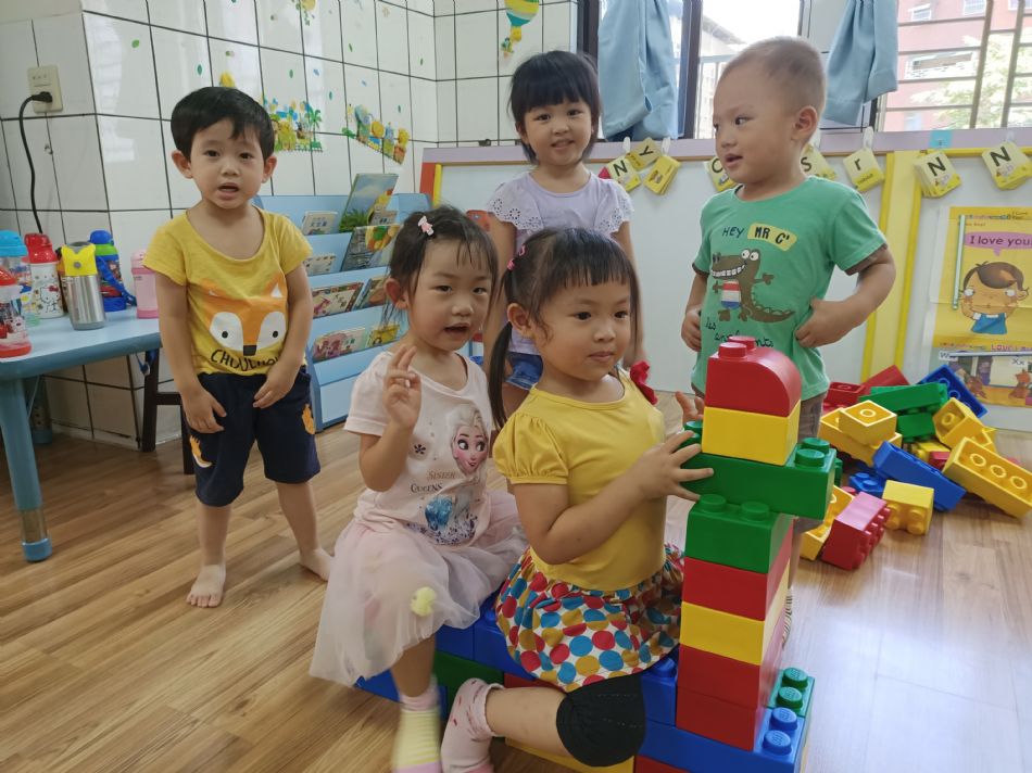 文件 : <FONT COLOR='red'>(109.06.23)樂高【騎木馬】-10.JPG</FONT> <BR> 尺寸 : <FONT COLOR='blue'>950 × 712</FONT> 圖元 <BR> 格式 : <FONT COLOR='green'>jpg</FONT> <BR> 大小 : <FONT COLOR='green'> -- </FONT> KB