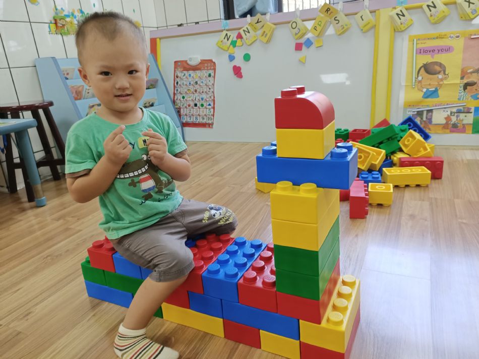 文件 : <FONT COLOR='red'>(109.06.23)樂高【騎木馬】-12.JPG</FONT> <BR> 尺寸 : <FONT COLOR='blue'>950 × 712</FONT> 圖元 <BR> 格式 : <FONT COLOR='green'>jpg</FONT> <BR> 大小 : <FONT COLOR='green'> -- </FONT> KB