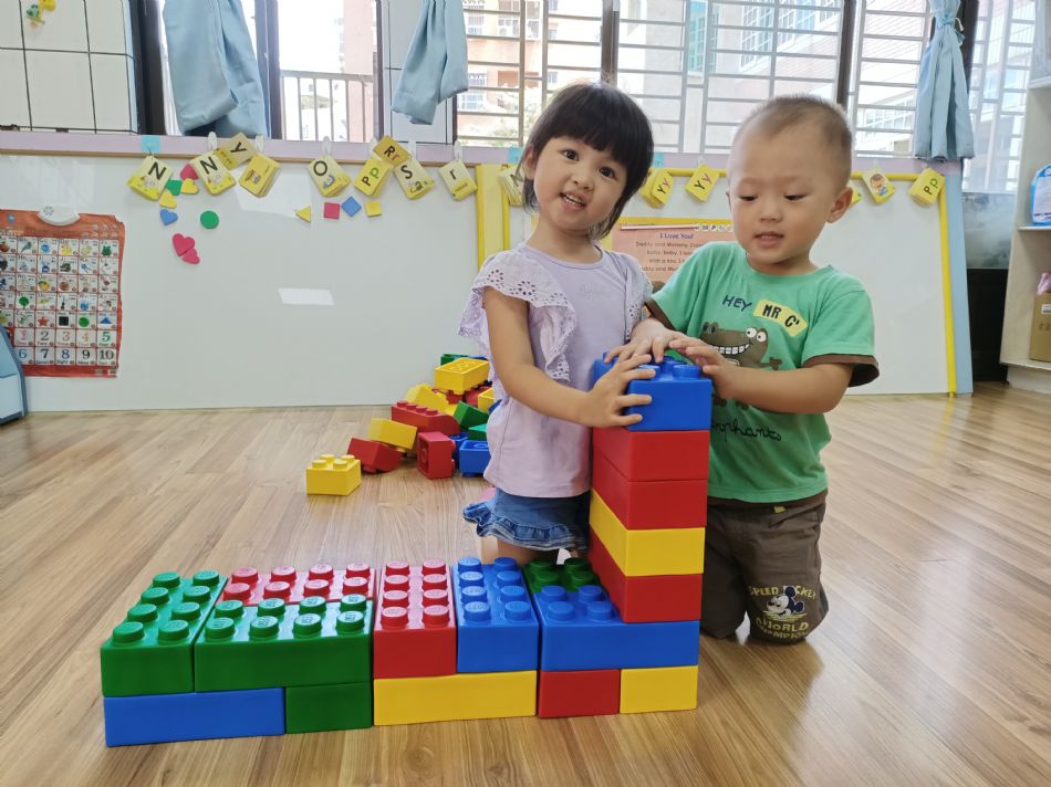 文件 : <FONT COLOR='red'>(109.06.23)樂高【騎木馬】-5.JPG</FONT> <BR> 尺寸 : <FONT COLOR='blue'>950 × 712</FONT> 圖元 <BR> 格式 : <FONT COLOR='green'>jpg</FONT> <BR> 大小 : <FONT COLOR='green'> -- </FONT> KB