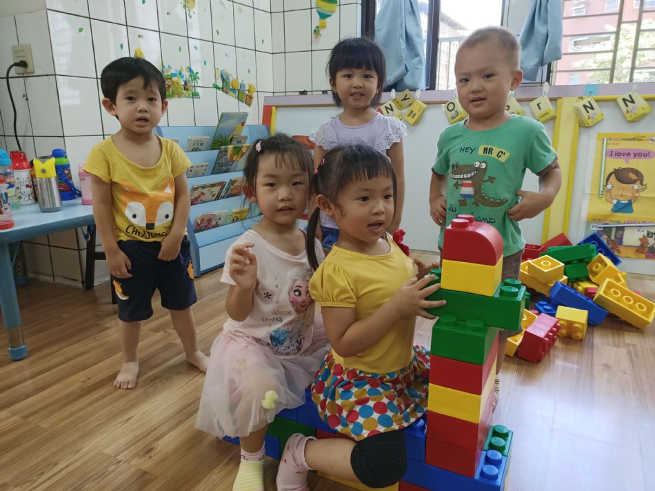 文件 : <FONT COLOR='red'>(109.06.23)樂高【騎木馬】-8.JPG</FONT> <BR> 尺寸 : <FONT COLOR='blue'>950 × 712</FONT> 圖元 <BR> 格式 : <FONT COLOR='green'>jpg</FONT> <BR> 大小 : <FONT COLOR='green'> -- </FONT> KB