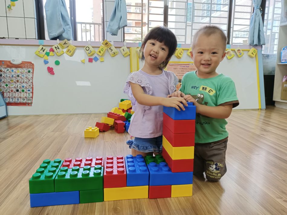 文件 : <FONT COLOR='red'>(109.06.23)樂高【騎木馬】-9.JPG</FONT> <BR> 尺寸 : <FONT COLOR='blue'>950 × 712</FONT> 圖元 <BR> 格式 : <FONT COLOR='green'>jpg</FONT> <BR> 大小 : <FONT COLOR='green'> -- </FONT> KB