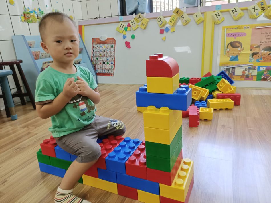 文件 : <FONT COLOR='red'>(109.06.23)樂高【騎木馬】.JPG</FONT> <BR> 尺寸 : <FONT COLOR='blue'>950 × 712</FONT> 圖元 <BR> 格式 : <FONT COLOR='green'>jpg</FONT> <BR> 大小 : <FONT COLOR='green'> -- </FONT> KB