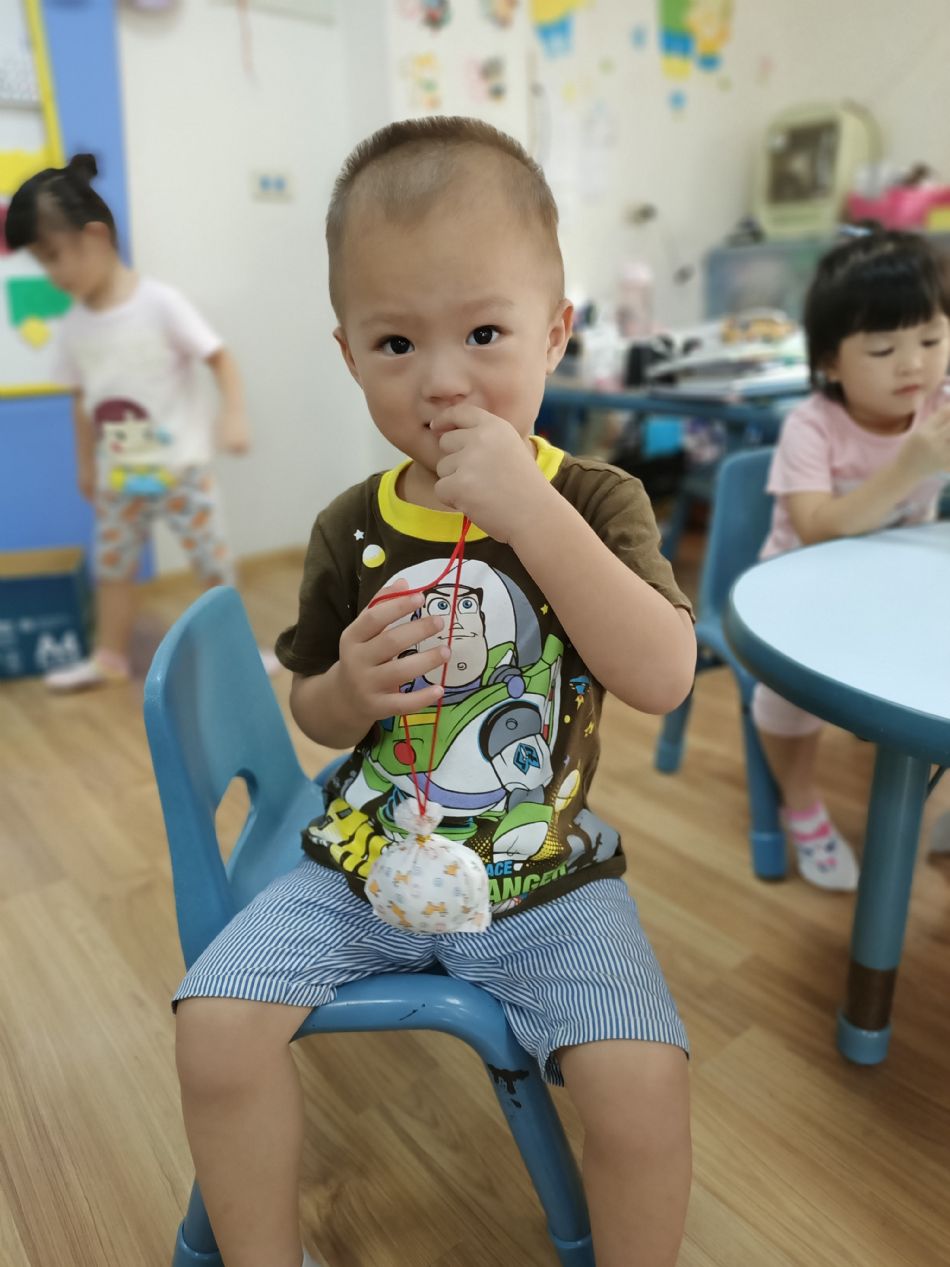 文件 : <FONT COLOR='red'>(109.06.24)端午香包-5.JPG</FONT> <BR> 尺寸 : <FONT COLOR='blue'>950 × 1267</FONT> 圖元 <BR> 格式 : <FONT COLOR='green'>jpg</FONT> <BR> 大小 : <FONT COLOR='green'> -- </FONT> KB