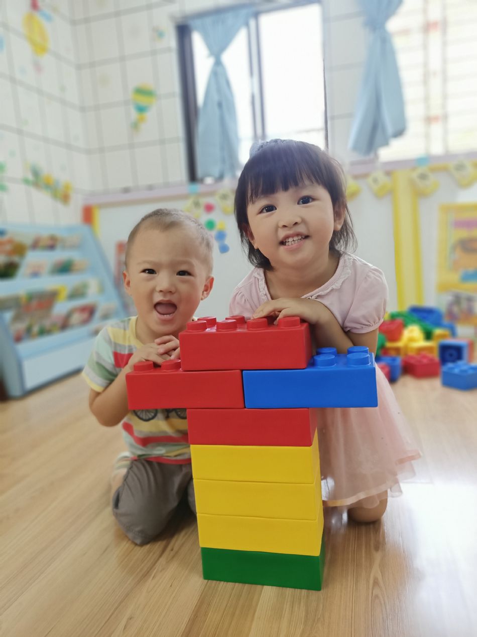 文件 : <FONT COLOR='red'>(109.06.30)樂高【好吃的冰棒】-5.JPG</FONT> <BR> 尺寸 : <FONT COLOR='blue'>950 × 1267</FONT> 圖元 <BR> 格式 : <FONT COLOR='green'>jpg</FONT> <BR> 大小 : <FONT COLOR='green'> -- </FONT> KB