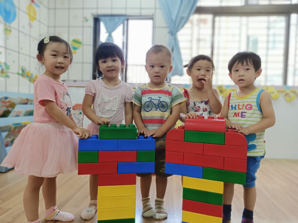 文件 : <FONT COLOR='red'>(109.06.30)樂高【好吃的冰棒】-6.JPG</FONT> <BR> 尺寸 : <FONT COLOR='blue'>950 × 712</FONT> 圖元 <BR> 格式 : <FONT COLOR='green'>jpg</FONT> <BR> 大小 : <FONT COLOR='green'> -- </FONT> KB