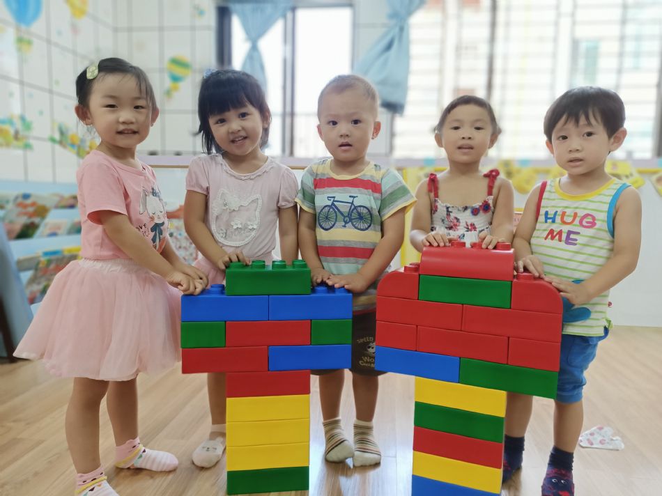 文件 : <FONT COLOR='red'>(109.06.30)樂高【好吃的冰棒】-8.JPG</FONT> <BR> 尺寸 : <FONT COLOR='blue'>950 × 712</FONT> 圖元 <BR> 格式 : <FONT COLOR='green'>jpg</FONT> <BR> 大小 : <FONT COLOR='green'> -- </FONT> KB