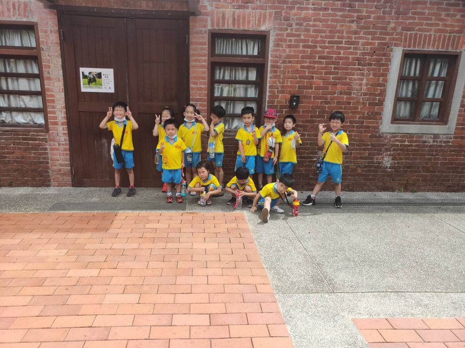 文件 : <FONT COLOR='red'>1596108662509.jpg</FONT> <BR> 尺寸 : <FONT COLOR='blue'>950 × 712</FONT> 圖元 <BR> 格式 : <FONT COLOR='green'>jpg</FONT> <BR> 大小 : <FONT COLOR='green'> -- </FONT> KB