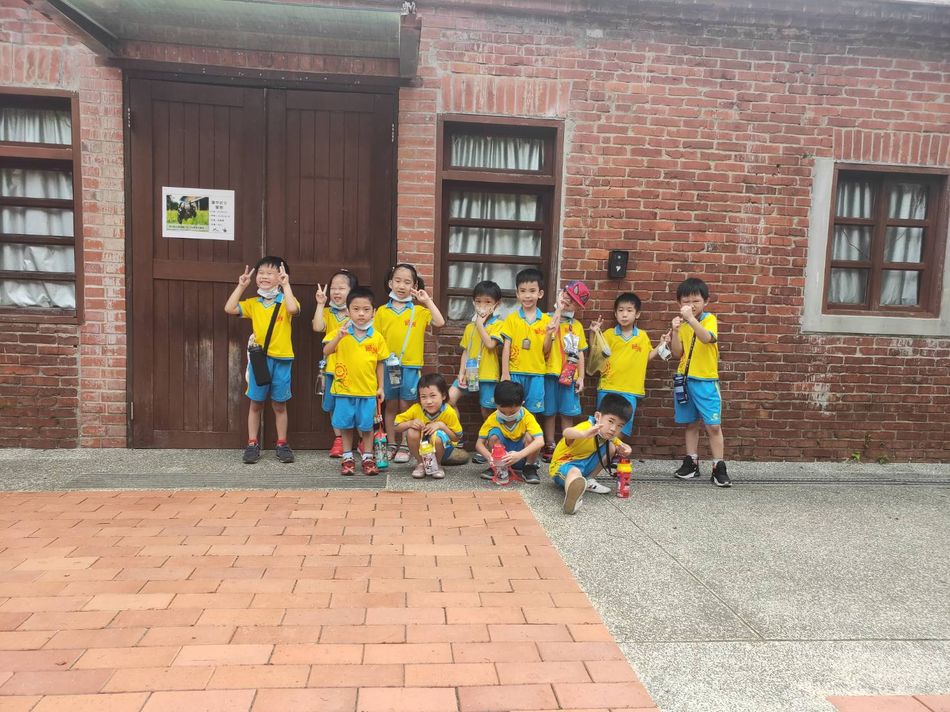 文件 : <FONT COLOR='red'>1596108672334.jpg</FONT> <BR> 尺寸 : <FONT COLOR='blue'>950 × 712</FONT> 圖元 <BR> 格式 : <FONT COLOR='green'>jpg</FONT> <BR> 大小 : <FONT COLOR='green'> -- </FONT> KB