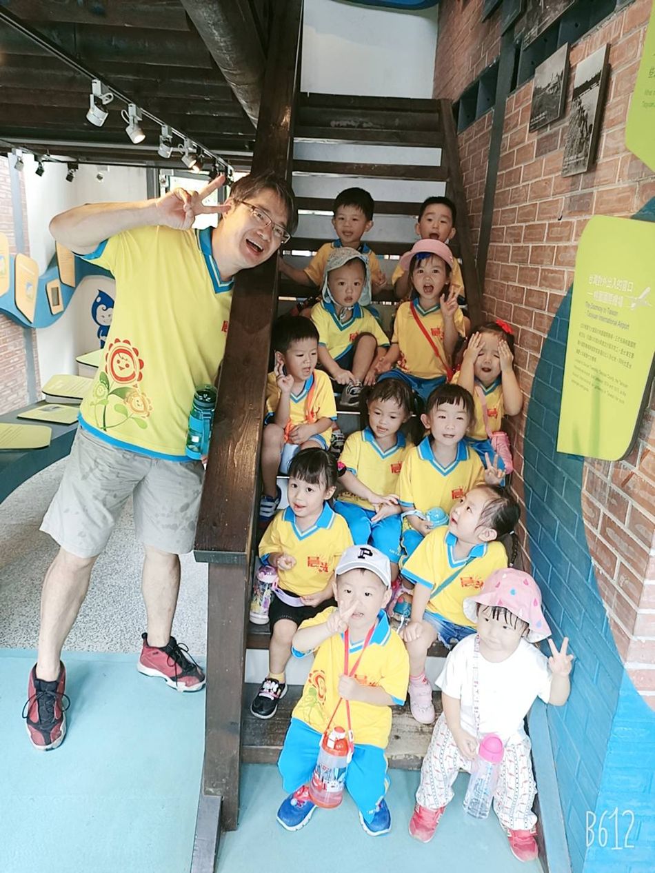 文件 : <FONT COLOR='red'>89764.jpg</FONT> <BR> 尺寸 : <FONT COLOR='blue'>950 × 1266</FONT> 圖元 <BR> 格式 : <FONT COLOR='green'>jpg</FONT> <BR> 大小 : <FONT COLOR='green'> -- </FONT> KB