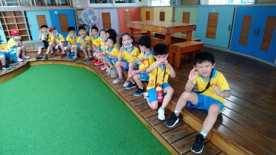 文件 : <FONT COLOR='red'>DSC_0156(1).JPG</FONT> <BR> 尺寸 : <FONT COLOR='blue'>950 × 535</FONT> 圖元 <BR> 格式 : <FONT COLOR='green'>jpg</FONT> <BR> 大小 : <FONT COLOR='green'> -- </FONT> KB