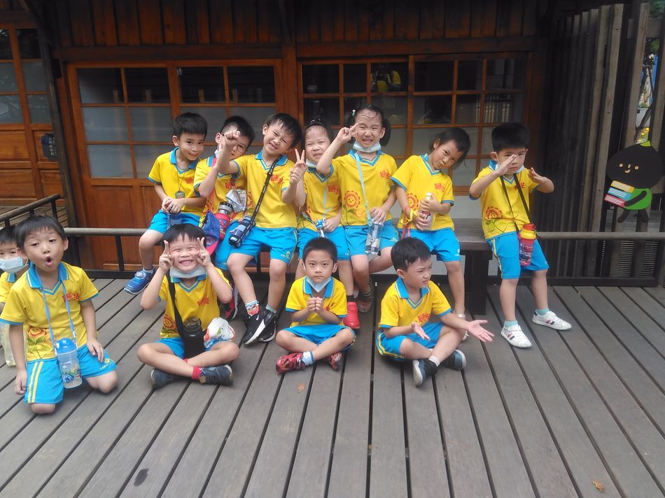 文件 : <FONT COLOR='red'>IMG_20200729_110245.jpg</FONT> <BR> 尺寸 : <FONT COLOR='blue'>950 × 712</FONT> 圖元 <BR> 格式 : <FONT COLOR='green'>jpg</FONT> <BR> 大小 : <FONT COLOR='green'> -- </FONT> KB