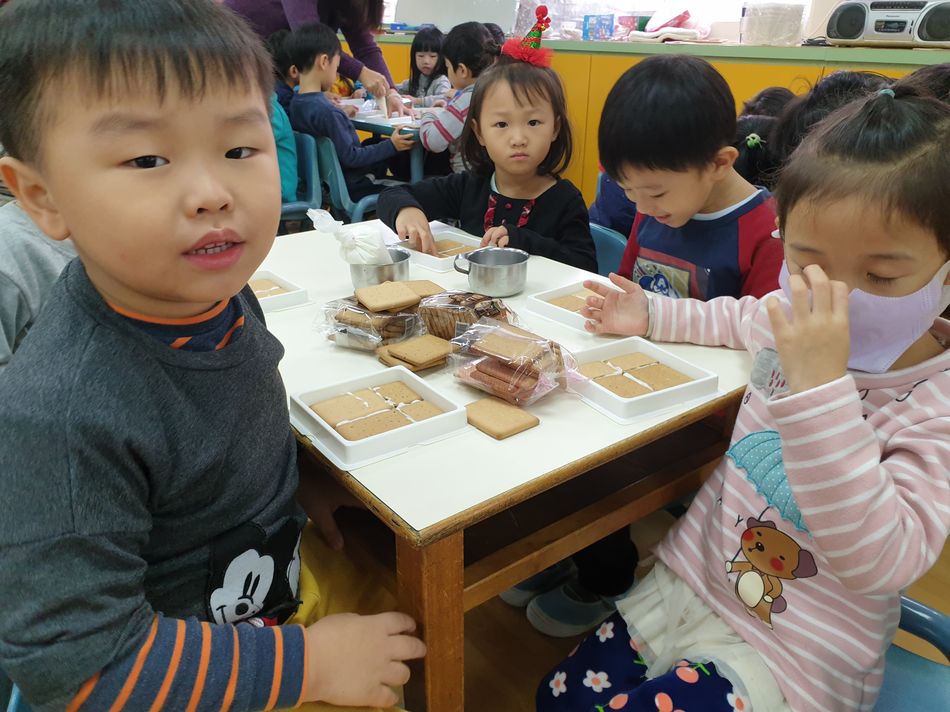 文件 : <FONT COLOR='red'>20191224_100937.jpg</FONT> <BR> 尺寸 : <FONT COLOR='blue'>950 × 712</FONT> 圖元 <BR> 格式 : <FONT COLOR='green'>jpg</FONT> <BR> 大小 : <FONT COLOR='green'> -- </FONT> KB