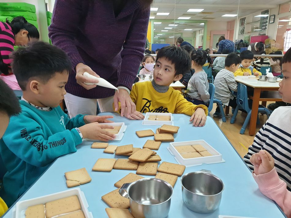 文件 : <FONT COLOR='red'>20191224_101024.jpg</FONT> <BR> 尺寸 : <FONT COLOR='blue'>950 × 712</FONT> 圖元 <BR> 格式 : <FONT COLOR='green'>jpg</FONT> <BR> 大小 : <FONT COLOR='green'> -- </FONT> KB