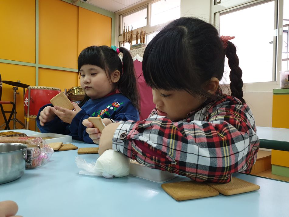 文件 : <FONT COLOR='red'>20191224_101105.jpg</FONT> <BR> 尺寸 : <FONT COLOR='blue'>950 × 712</FONT> 圖元 <BR> 格式 : <FONT COLOR='green'>jpg</FONT> <BR> 大小 : <FONT COLOR='green'> -- </FONT> KB