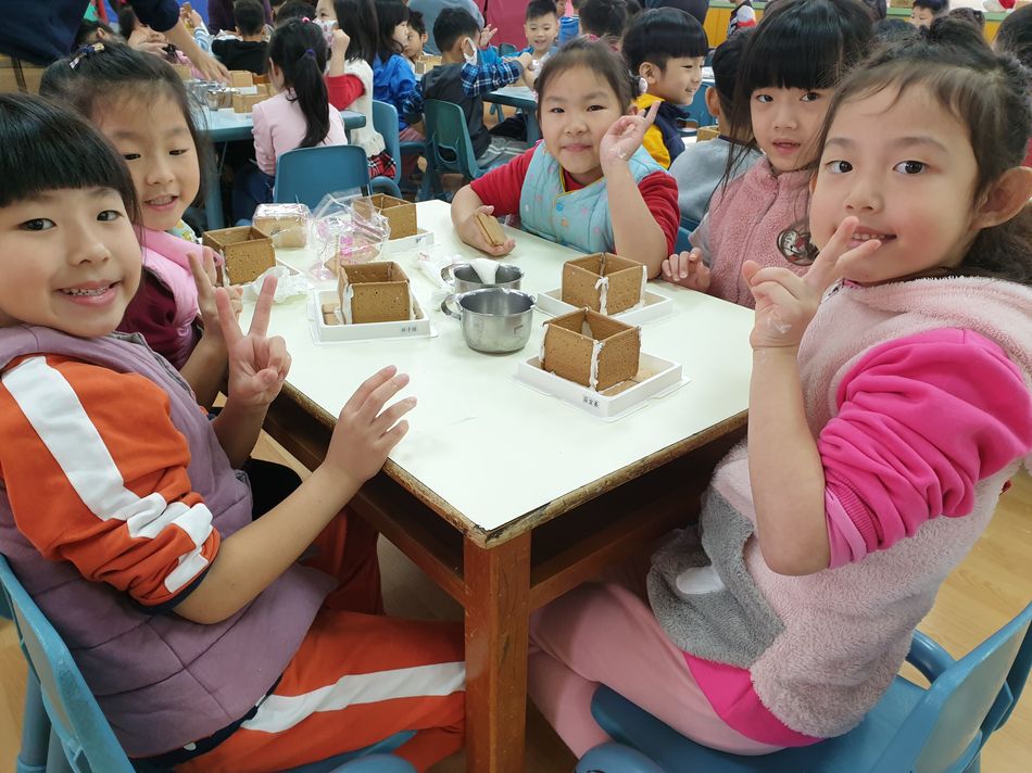 文件 : <FONT COLOR='red'>20191224_111219.jpg</FONT> <BR> 尺寸 : <FONT COLOR='blue'>950 × 712</FONT> 圖元 <BR> 格式 : <FONT COLOR='green'>jpg</FONT> <BR> 大小 : <FONT COLOR='green'> -- </FONT> KB