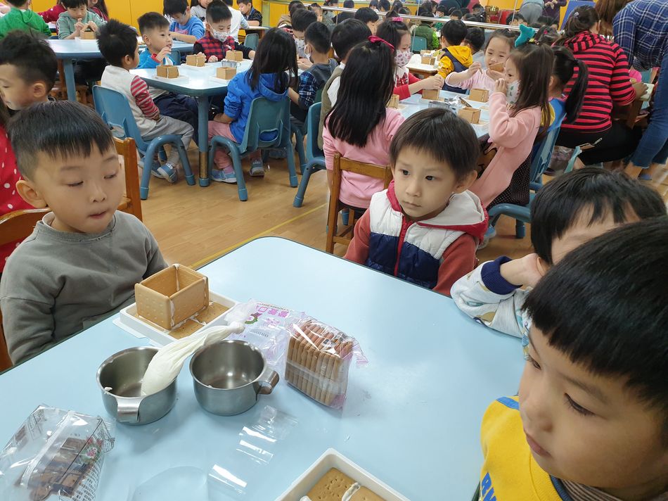 文件 : <FONT COLOR='red'>20191224_111331.jpg</FONT> <BR> 尺寸 : <FONT COLOR='blue'>950 × 712</FONT> 圖元 <BR> 格式 : <FONT COLOR='green'>jpg</FONT> <BR> 大小 : <FONT COLOR='green'> -- </FONT> KB