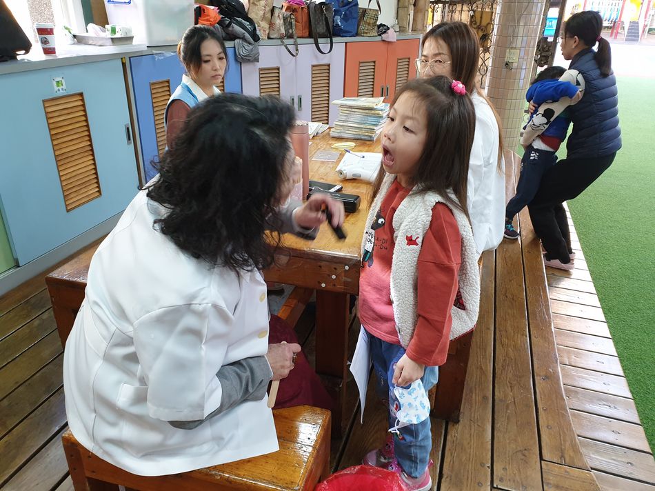 文件 : <FONT COLOR='red'>20200107_082931.jpg</FONT> <BR> 尺寸 : <FONT COLOR='blue'>950 × 712</FONT> 圖元 <BR> 格式 : <FONT COLOR='green'>jpg</FONT> <BR> 大小 : <FONT COLOR='green'> -- </FONT> KB