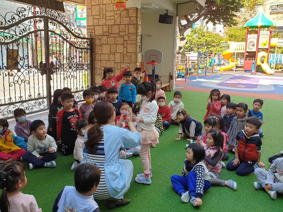 文件 : <FONT COLOR='red'>110牙齒衛教_200117_0001.jpg</FONT> <BR> 尺寸 : <FONT COLOR='blue'>950 × 712</FONT> 圖元 <BR> 格式 : <FONT COLOR='green'>jpg</FONT> <BR> 大小 : <FONT COLOR='green'> -- </FONT> KB