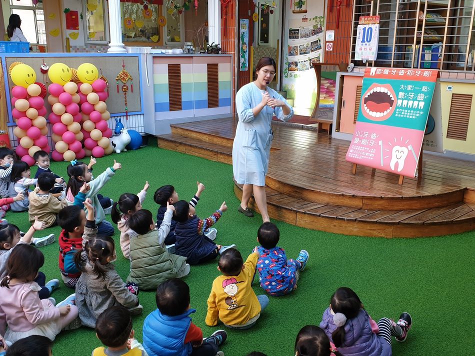 文件 : <FONT COLOR='red'>110牙齒衛教_200117_0009.jpg</FONT> <BR> 尺寸 : <FONT COLOR='blue'>950 × 712</FONT> 圖元 <BR> 格式 : <FONT COLOR='green'>jpg</FONT> <BR> 大小 : <FONT COLOR='green'> -- </FONT> KB