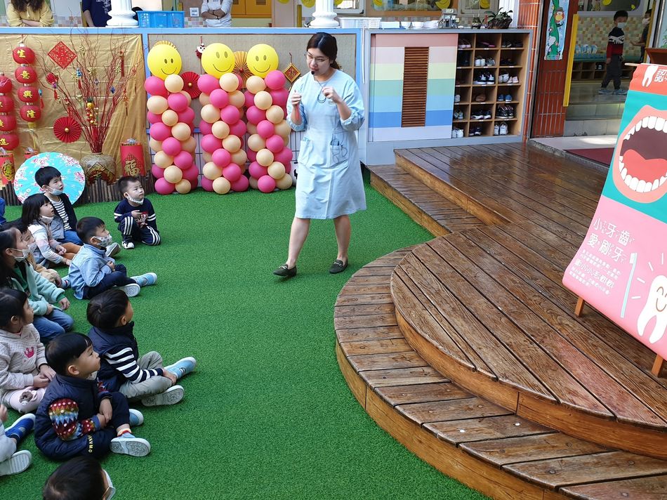 文件 : <FONT COLOR='red'>110牙齒衛教_200117_0010.jpg</FONT> <BR> 尺寸 : <FONT COLOR='blue'>950 × 712</FONT> 圖元 <BR> 格式 : <FONT COLOR='green'>jpg</FONT> <BR> 大小 : <FONT COLOR='green'> -- </FONT> KB