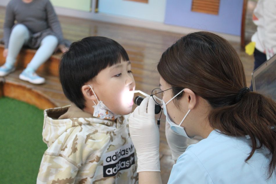 文件 : <FONT COLOR='red'>IMG_4697.JPG</FONT> <BR> 尺寸 : <FONT COLOR='blue'>950 × 633</FONT> 圖元 <BR> 格式 : <FONT COLOR='green'>jpg</FONT> <BR> 大小 : <FONT COLOR='green'> -- </FONT> KB