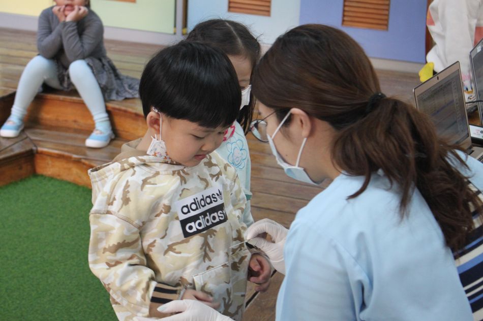 文件 : <FONT COLOR='red'>IMG_4698.JPG</FONT> <BR> 尺寸 : <FONT COLOR='blue'>950 × 633</FONT> 圖元 <BR> 格式 : <FONT COLOR='green'>jpg</FONT> <BR> 大小 : <FONT COLOR='green'> -- </FONT> KB